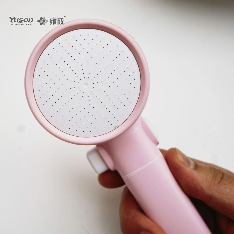 P1274 Enfants et pomme de douche